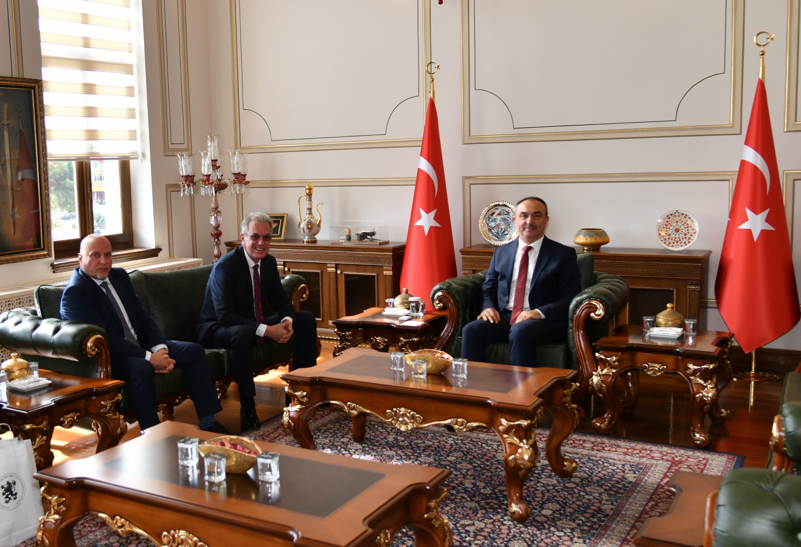 Среща на генералния консул г-н Борислав Димитров с областния управител на Текирдаг г-н Реджеп Сойтюрк
